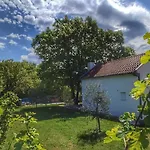 Getaway House Loko * تريبينيي
