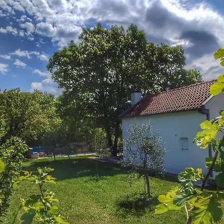 Getaway House Loko * トレビニエ