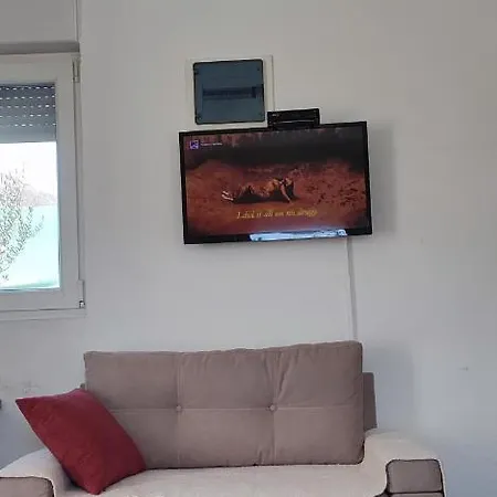 Getaway House Loko 別荘 トレビニエ