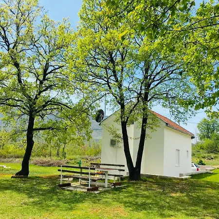 Getaway House Loko