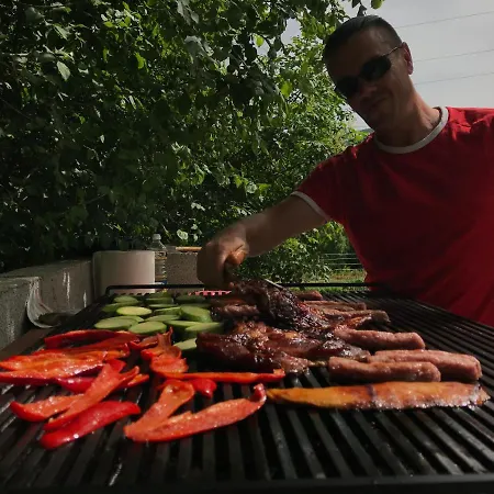 Getaway House Loko 別荘 トレビニエ